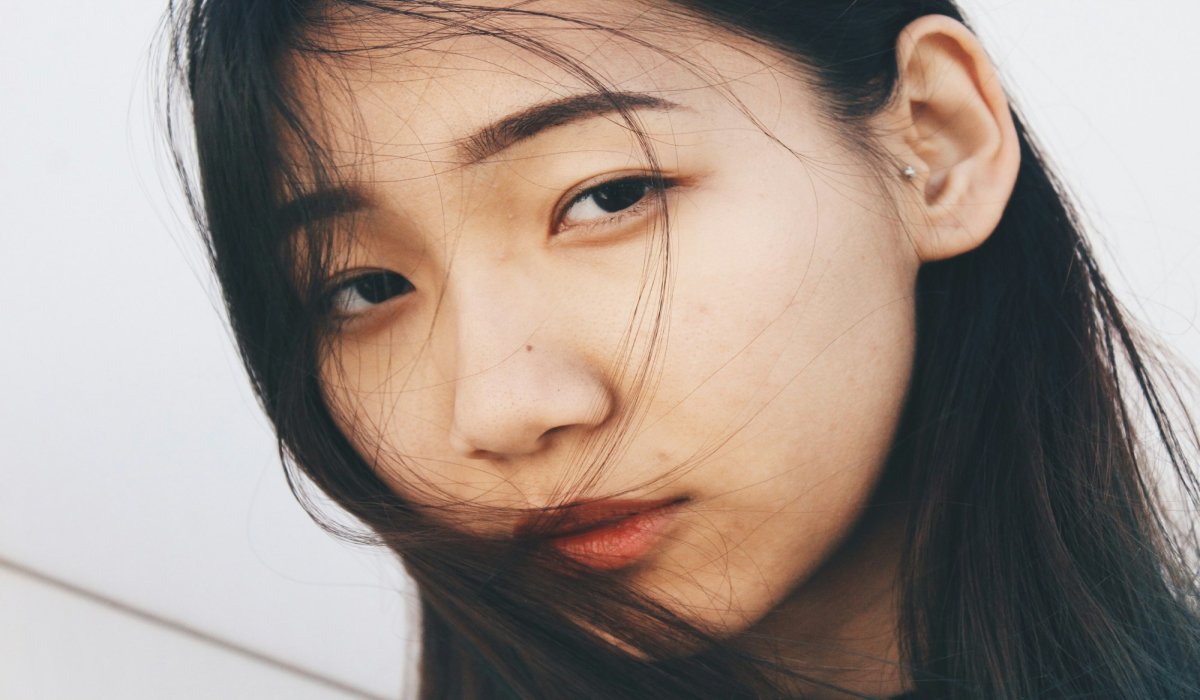 Closeup of a Woman's Face: A Study of Natural Beauty and Expression